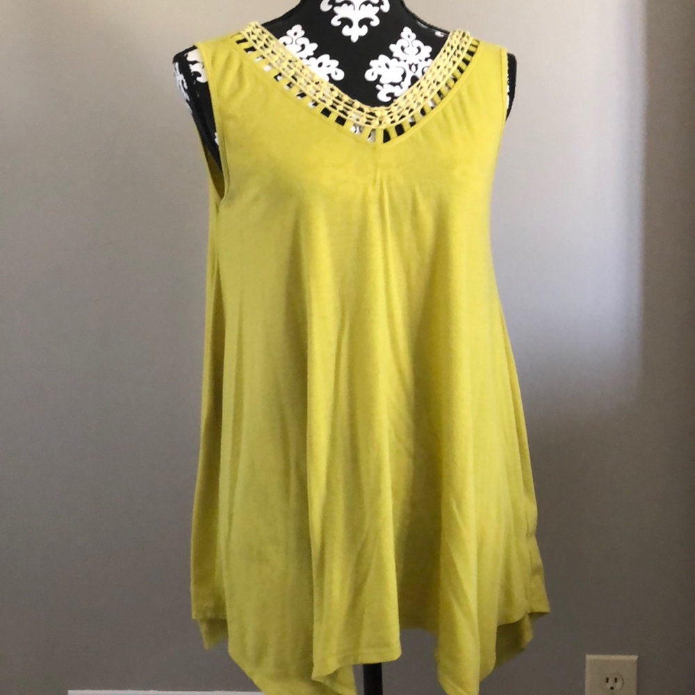 Green sleeveless shark bite hem tunic, Gently worn